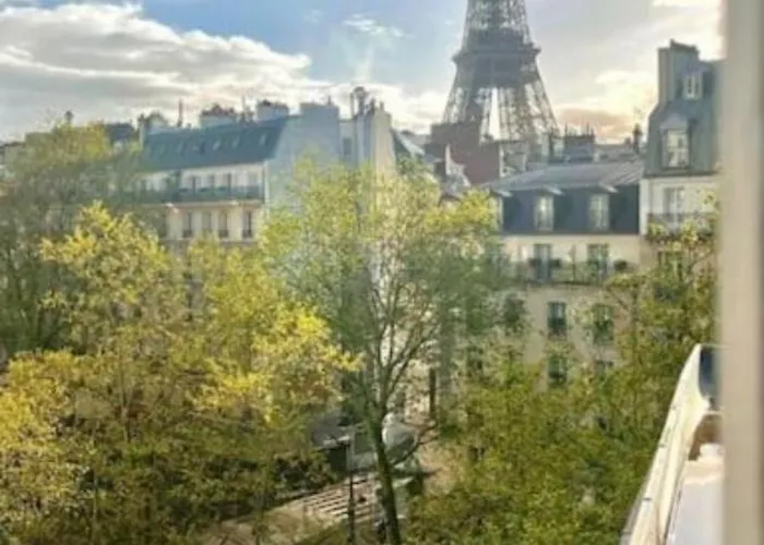Vue Imprenable Sur La Tour Eiffel Апартаменты *