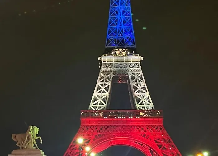 Vue Imprenable Sur La Tour Eiffel * Париж