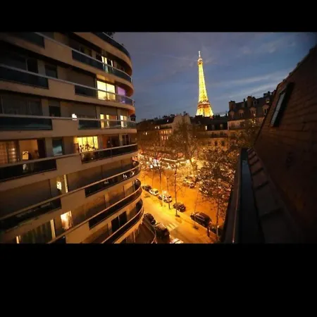 Vue Imprenable Sur La Tour Eiffel Paris